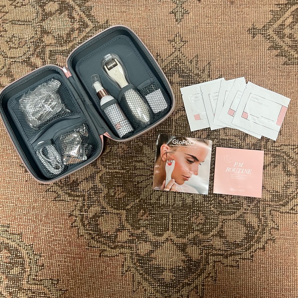 BeautyBio GloPRO Microneedling Tool Set w/ Attachments + Case New !!!